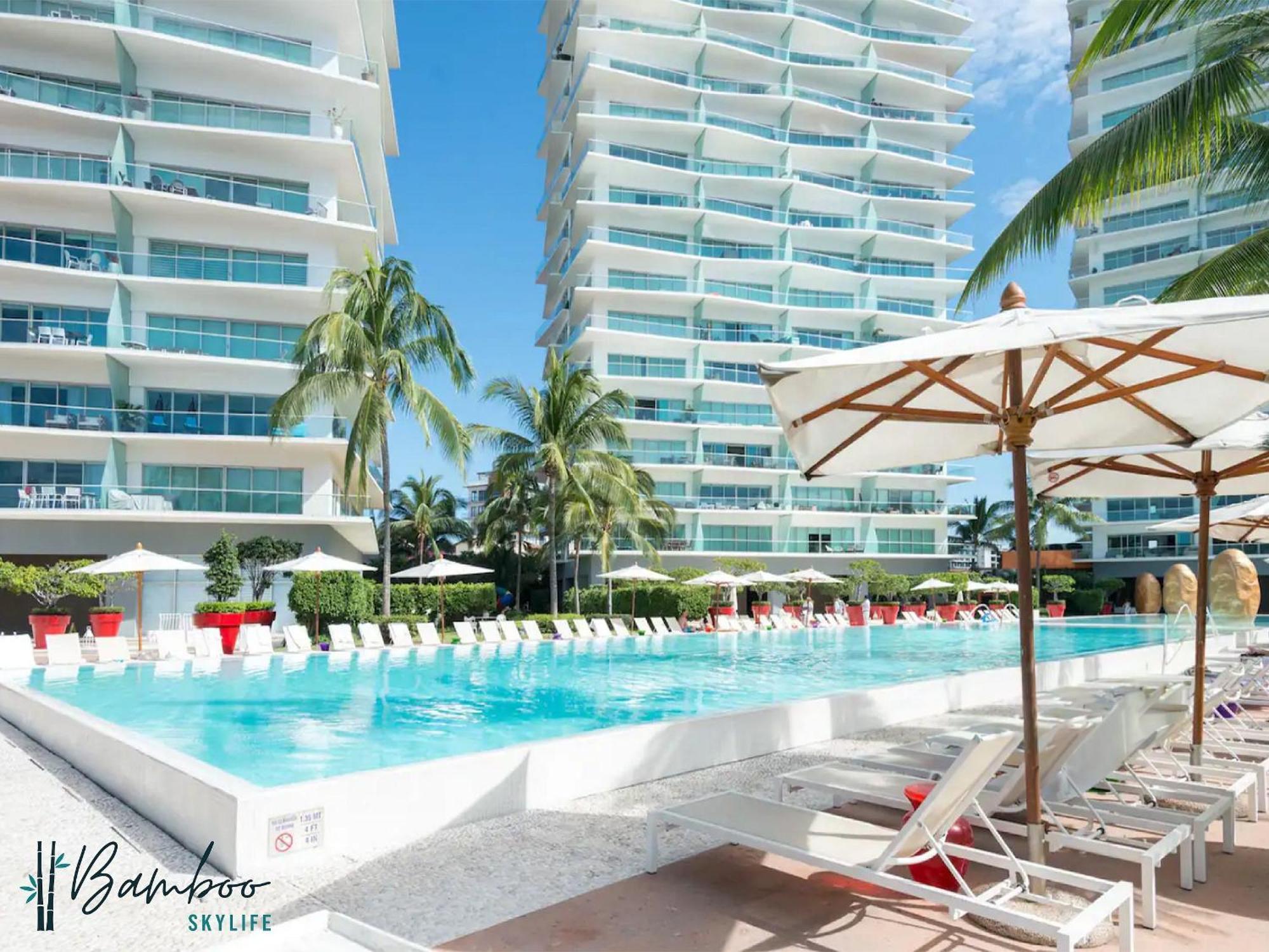 Icon Vallarta Beach Front By Bamboo Skylife Puerto Vallarta Dış mekan fotoğraf